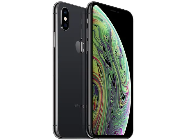 iPhone Xs in Space Gray